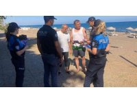 Mersin polisi, suda boğulmalara karşı bilinçlendiriyor