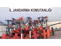 Tarlalardan sulama fıskiyelerini çalan 2 kişi yakalandı