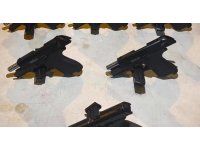 Mersin’de bir araçta 6 adet ruhsatsız tabanca ele geçirildi