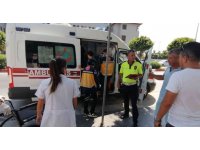 Antalya’da 12 yaşındaki bisikletli çocuk minibüs çarpması sonucu yaralandı