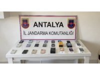 Alanya’da jandarmadan kaçak telefon operasyonu