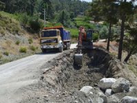 Büyükşehir’den Kaş’ın Grup Yollarına bakım