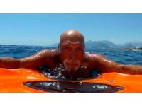 Denizde ayağına kramp giren vatandaş, cankurtaran robotla kurtarıldı