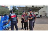 Kötü işçilik nedeniyle tartıştığı arkadaşını sopa ve bıçakla öldürdü