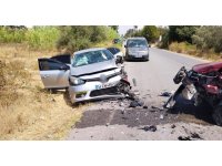 İki otomobil çarpıştı: 4 çocuk yaralandı