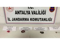Antalya’da aranma kaydı bulunan şüpheli, jandarmaya yakalandı