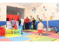 Koca, yaz okullarındaki öğrencilerle buluştu