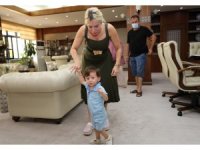 Ömer bebek tüm dünyaya umut oldu