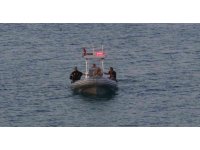 Adana’da alabora olan yelkenliden göle düşen kişi kayboldu