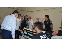 Antalya Valisi ihbara gittikleri adreste ayaklarından vurulan polisleri ziyaret etti