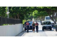 Marketlere dadanan kaşar hırsızı kamerada
