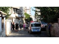 Yeni doğan bebeği tarlaya bırakmışlar