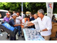 Mersin’de 20 bin paket aşure dağıtıldı