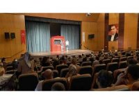 Çocuklara kukla gösterisi