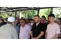 Doğa yürüyüşünde hayatını kaybeden müdür yardımcısı toprağa verildi