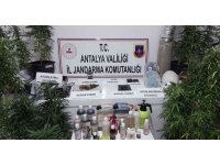 Kumluca’da jandarmadan uyuşturucu operasyonu