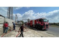 Mersin’de geri dönüşüm tesisindeki yangın kontrol altına alındı