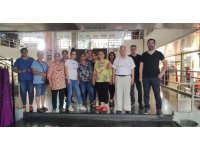 Pasajları yıkılmasın diye gelinlik yaktılar