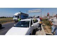 Otomobil ticari araca arkadan çarptı, hamile kadın hastaneye gitmeyi kabul etmedi