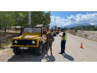 Kaş’ta jandarmadan safari aracı denetimi