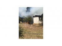 Evde çıkan yangın ormana sıçramadan söndürüldü