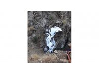 Kayıp gencin cansız bedeni uçuruma yuvarlanmış otomobilde bulundu