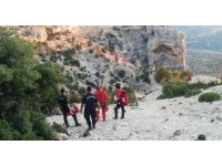 Keçileri kurtarmak isterken mahsur kaldı, ekipler kurtardı