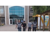 Vakıf binasından elektronik eşya çalan 2 şüpheli tutuklandı