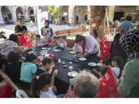 Zafer Bayramını taş boyayarak kutladılar