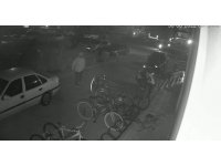 Bisiklet hırsızı güvenlik kamerasında