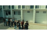 Et dolu tırla esrar taşıyan 5 kişi tutuklandı