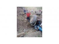 Traktörün altında kalan vatandaş, hayatını kaybetti