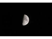 Geceyi aydınlatan “yarım ay” görsel şölen sundu