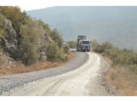 Tarsus’ta yol çalışmaları sürüyor