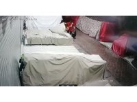 Çaldığı çantayı beğenmeyip başka dükkandaki çantayla değiştirdi