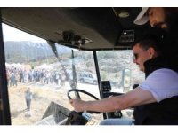 Burdur Valisi Arslantaş TAKEP çerçevesinde ayçiçeği hasatını başlattı