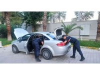 Otomobil içinde uyuşturucu madde kullanan 5 kişi yakalandı