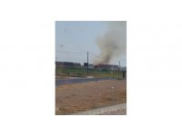 Mısır sapı balyaları alev aldı, karayolunu dumanlar kapladı