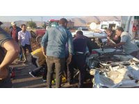 Otomobil ile traktör çarpıştı: 1 ölü, 1 yaralı