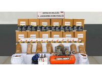 Manavgat’ta piyasa değeri 650 bin TL kaçak tütün ve makaron operasyonu