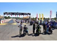Kepez’de motodrag yarışı nefesleri kesti
