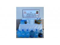 Kitapçı görünümlü iş yerine kaçak içki operasyonu