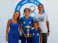 Savaş mağduru tenisçi kardeşler