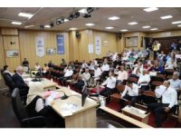 Muhtarlara ve üniversiteyi kazanan öğrencilere destek