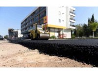 Güzeloba’da yollar yenileniyor