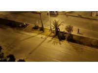 Otomobilin çarptığı scooterdaki iki genç ağır yaralandı