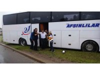 Kırmızı ışık ihlali yapan yolcu otobüsü hafif ticari araca çarptı: 1 ölü, 1 yaralı