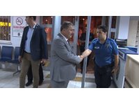 Emniyet müdürü gece yürüyerek denetim yaptı