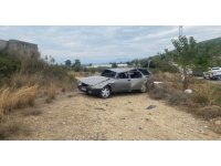 Serik’te kaza: Anı istikamete giden iki otomobil çarpıştı, 3 kişi yaralandı