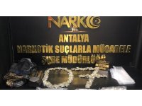 Antalya’da 9 kilo esrarın şehre girmesi engelledi